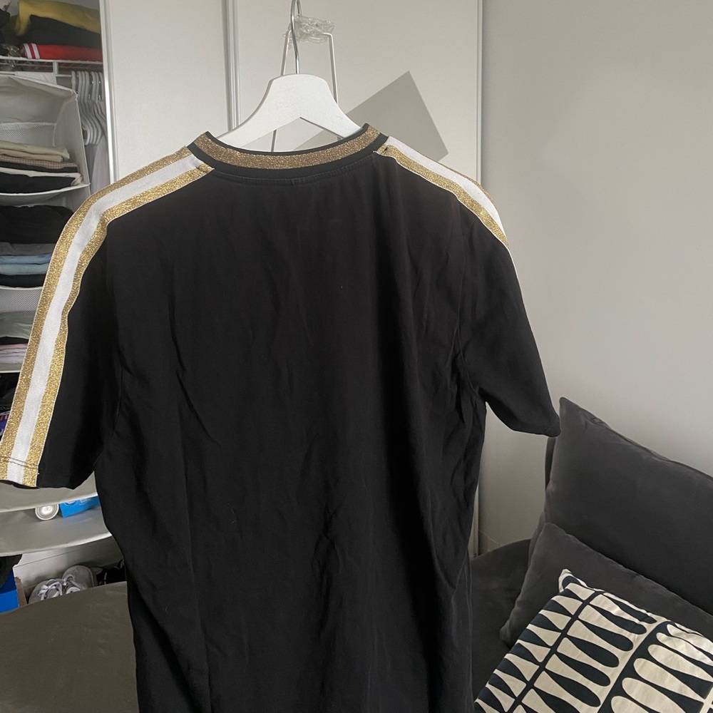 Gold & Black tee shirt